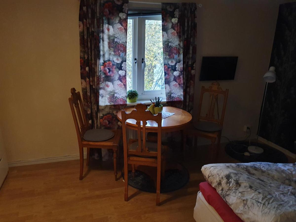 Lugnt Boende Intill Ljungbyan Ljungbyholm Esterno foto